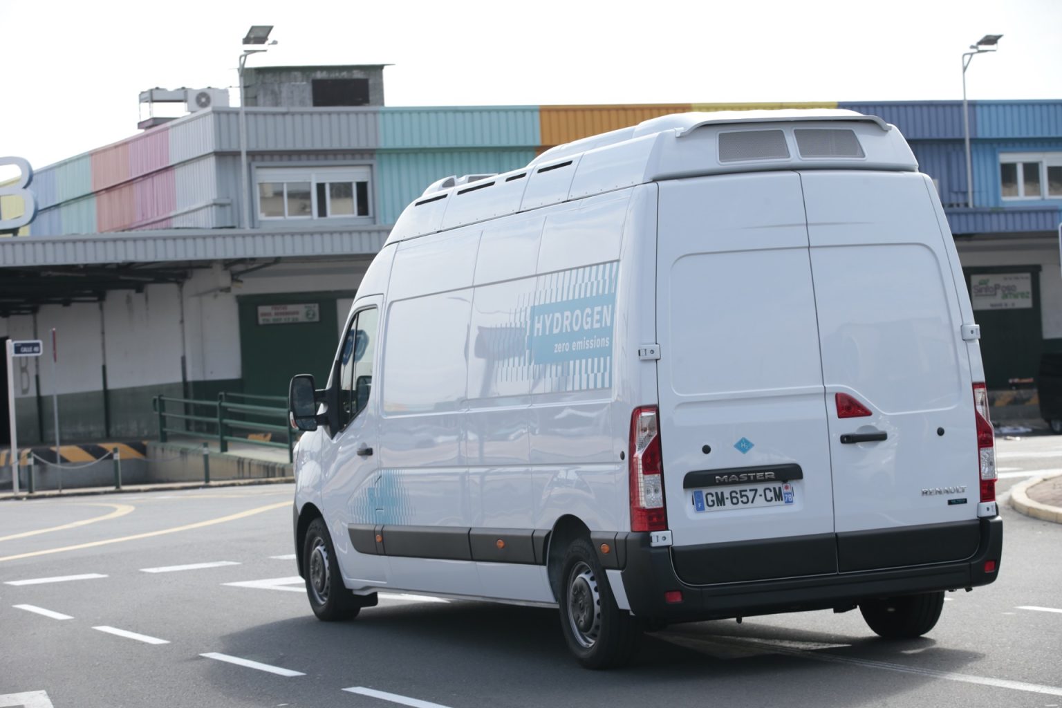 Al Volante De La Renault Master Van H Tech La Furgoneta De Hidr Geno