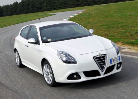 Der Alfa Romeo Giulietta Super Wird In Frankreich Und Deutschland