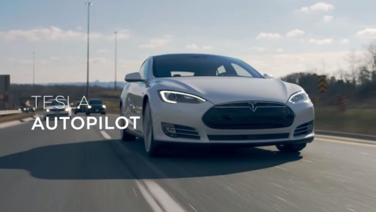 Tesla nos muestra en un vídeo como funciona su sistema Autopilot