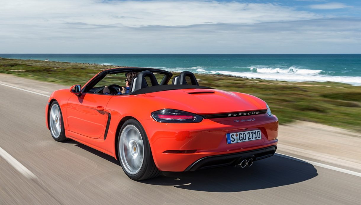 Porsche Boxster S Contra El Cayman GT4 En Video