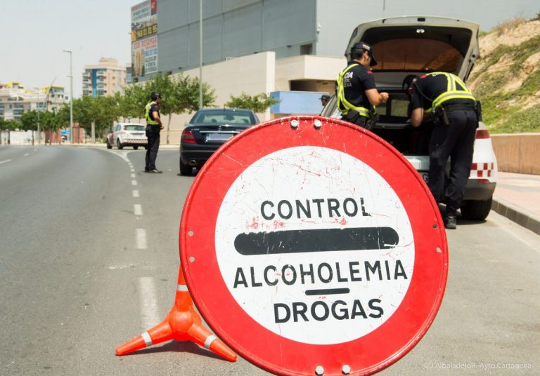 Alcohol cinturón de seguridad y uso del móvil las infracciones más