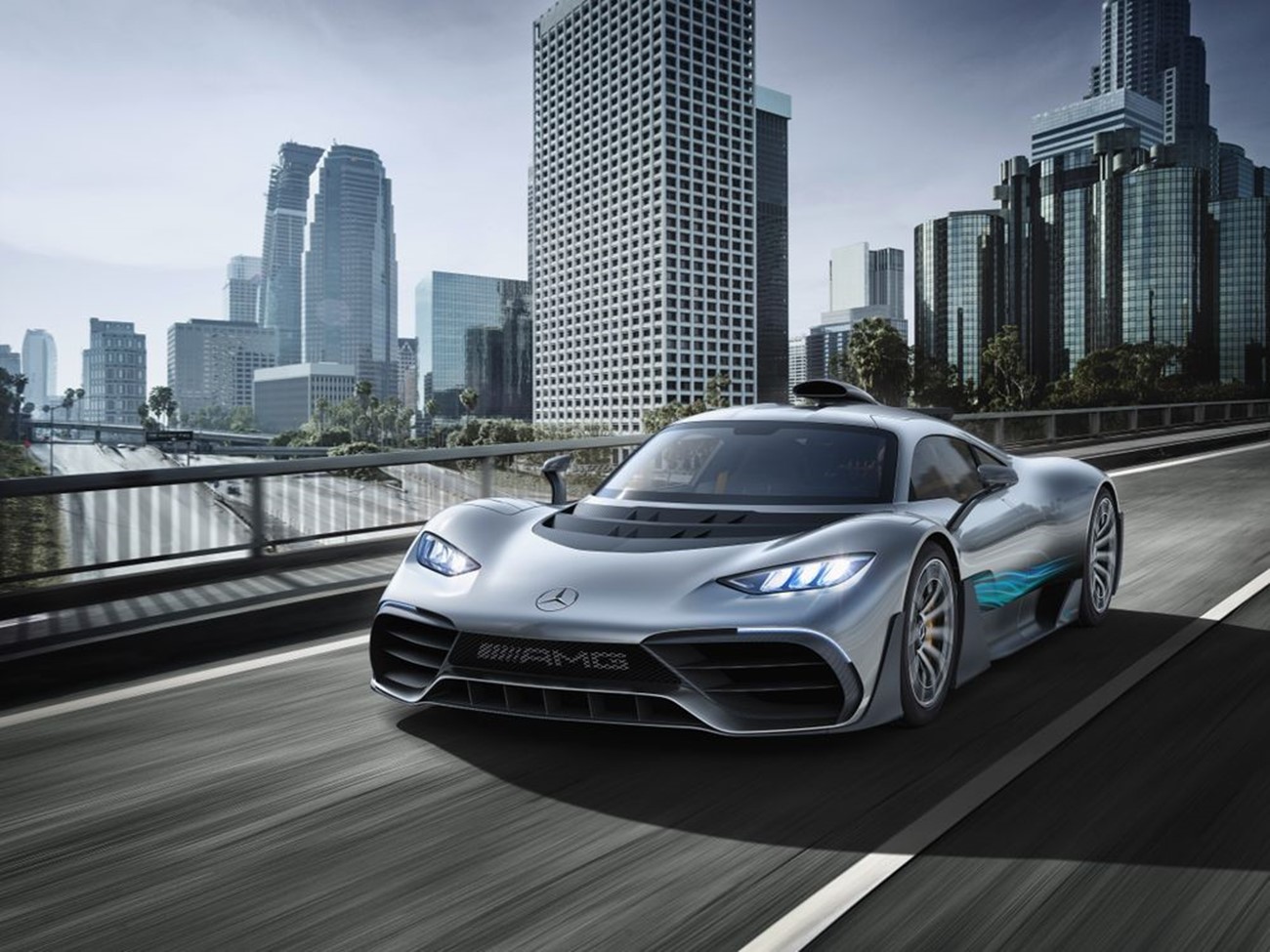 El Nuevo Hiperdeportivo De Mercedes AMG Project One Frena A Los