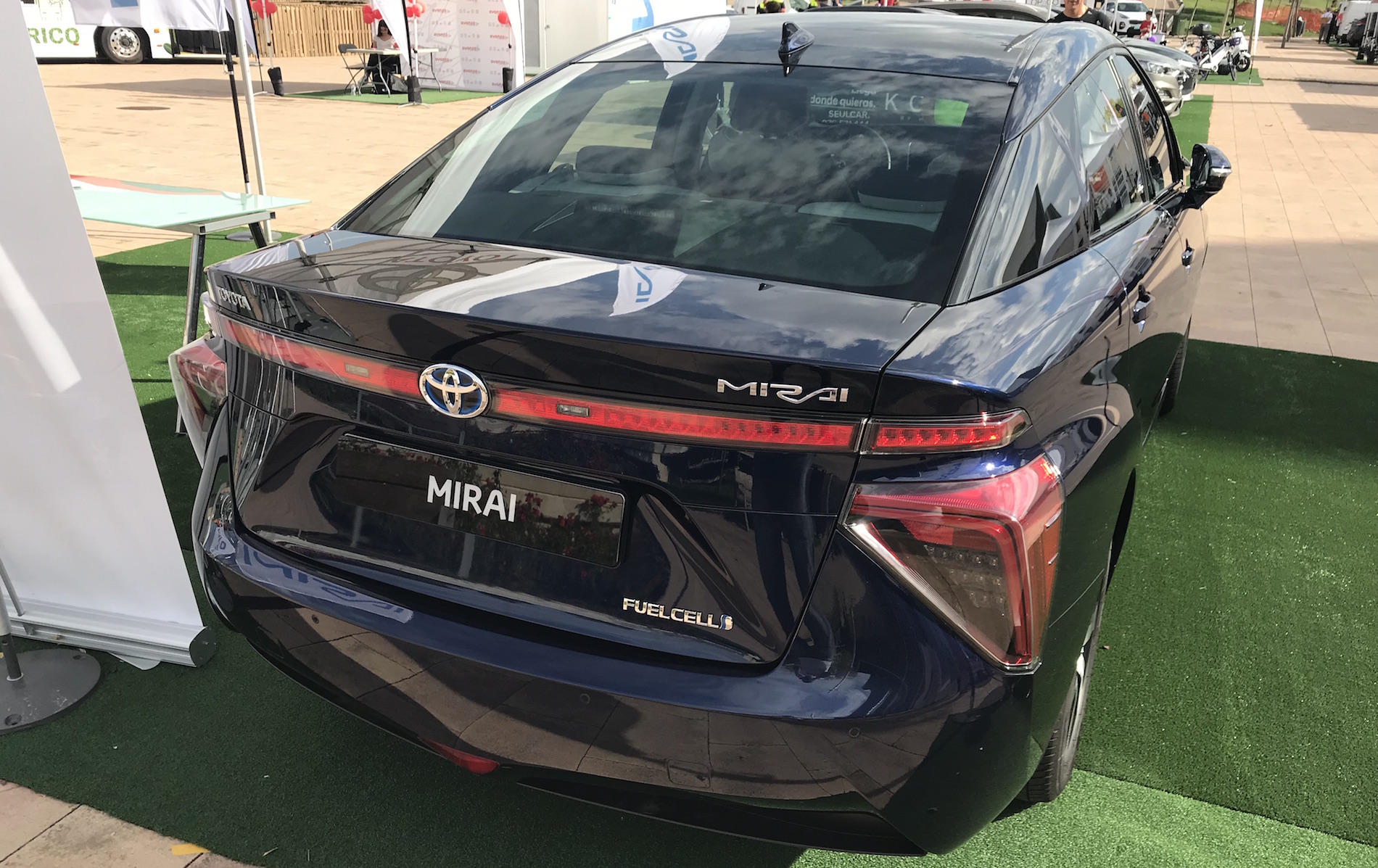 Toyota Mirai Back