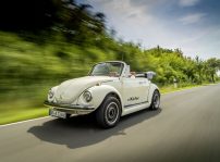 Volkswagen E Beetle (2)