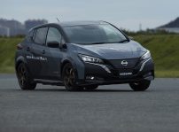 Nissan Builds Ev Test Car With Twin Motor All Wheel Control Technology