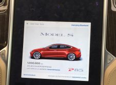 Tesla Model S Millon Kilometros Pantalla