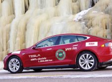 Tesla Model S Red Guinnes