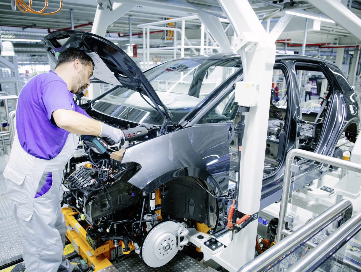 El plan para la automoción destina 230 millones de euros a las ayudas a la compra de coches sostenibles
