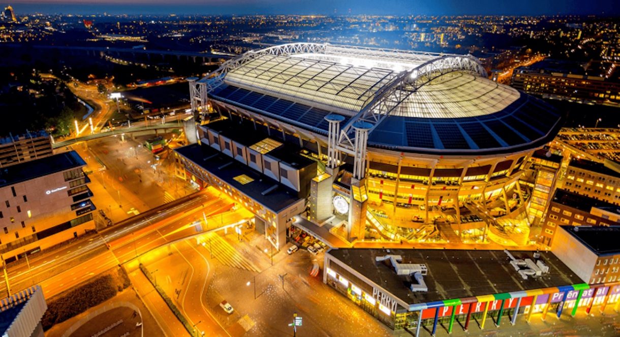 El Johan Cruyff Arena en Amsterdam cuenta ya con 15 puntos de carga bidireccionales