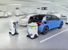 Así es el robot de Volkswagen que cargará la batería de tu coche eléctrico