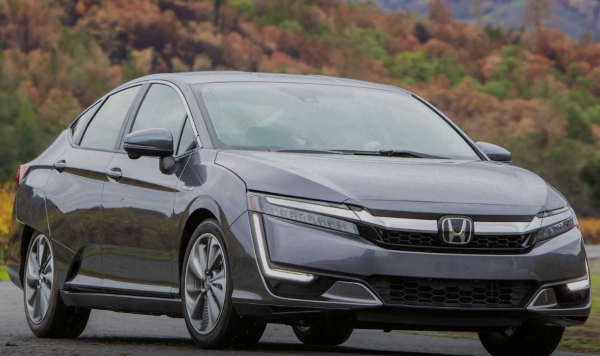 New 2020 Honda Clarity PHEV with 75 km of electric range