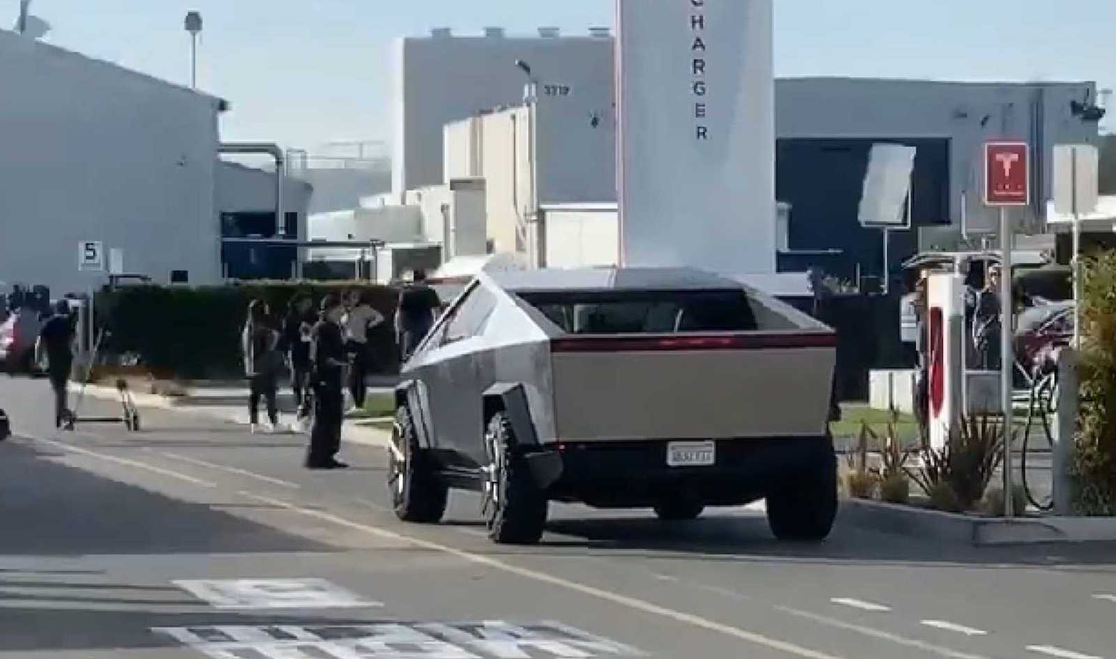 Tesla Cybertruck Leno Back