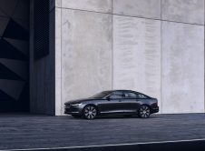 The Refreshed Volvo S90 Recharge T8 Plug In Hybrid In Platinum Grey