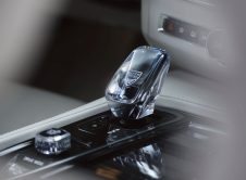 The Refreshed Volvo V90/s90 Interior Detail Orrefors Gear Shift