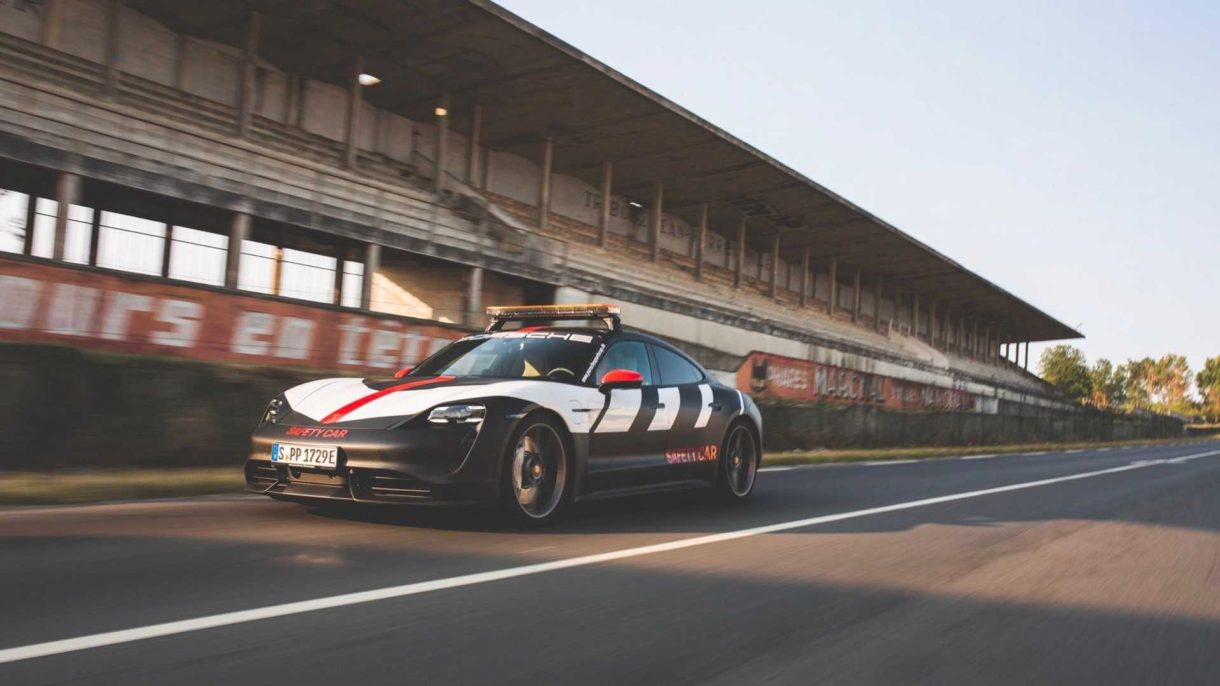 El Porsche Taycan Turbo encuentra trabajo como Safety Car