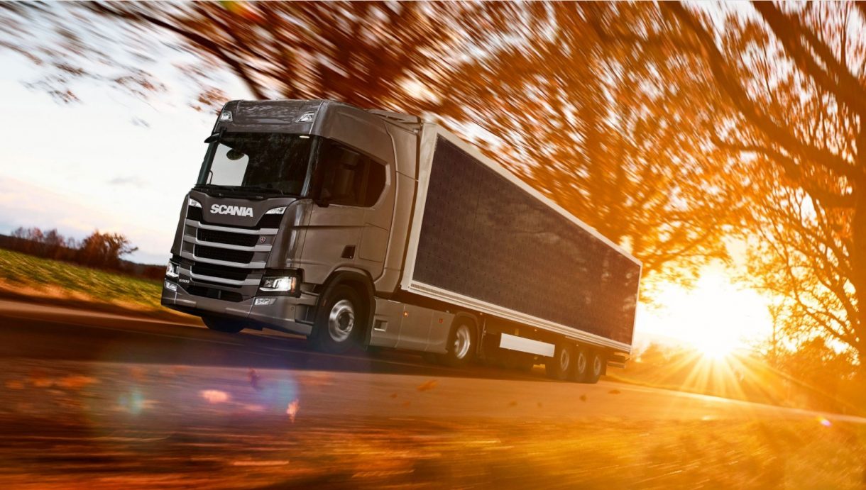 Scania quiere usar paneles solares en sus camiones PHEV para ahorrar combustible