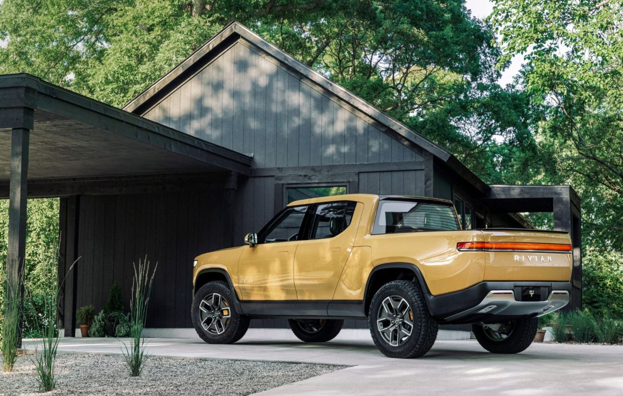 Rivian reduce el número de versiones a la venta de su pickup R1T