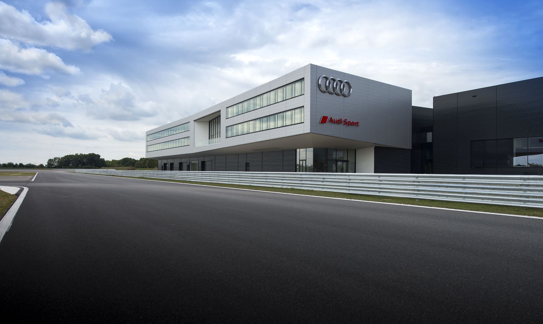 Audi Motorsport Center Nerbung