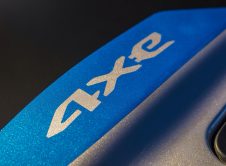 The 4xe Logo On The Hood Of The 2021 Jeep® Wrangler Lets The Body Color Show Through.