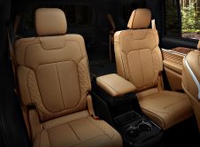 2021 Jeep® Grand Cherokee L Summit Reserve Features Second Row H