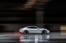 Porsche bate el récord Guinness de velocidad en recinto cerrado con el Taycan Turbo S