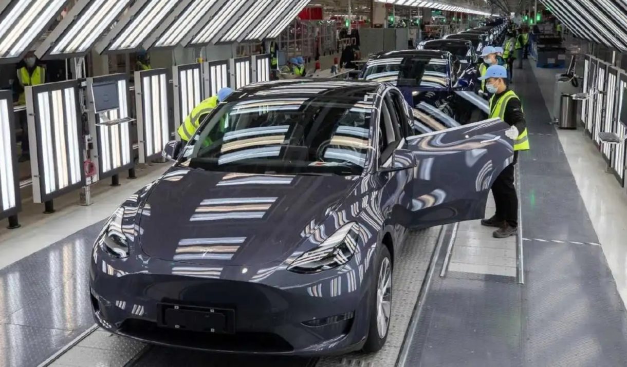 Tesla pone freno a la ampliación de la Gigafábrica de Shanghai