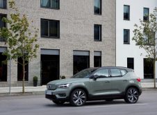 Volvo Xc40 Recharge P8 Awd In Sage Green