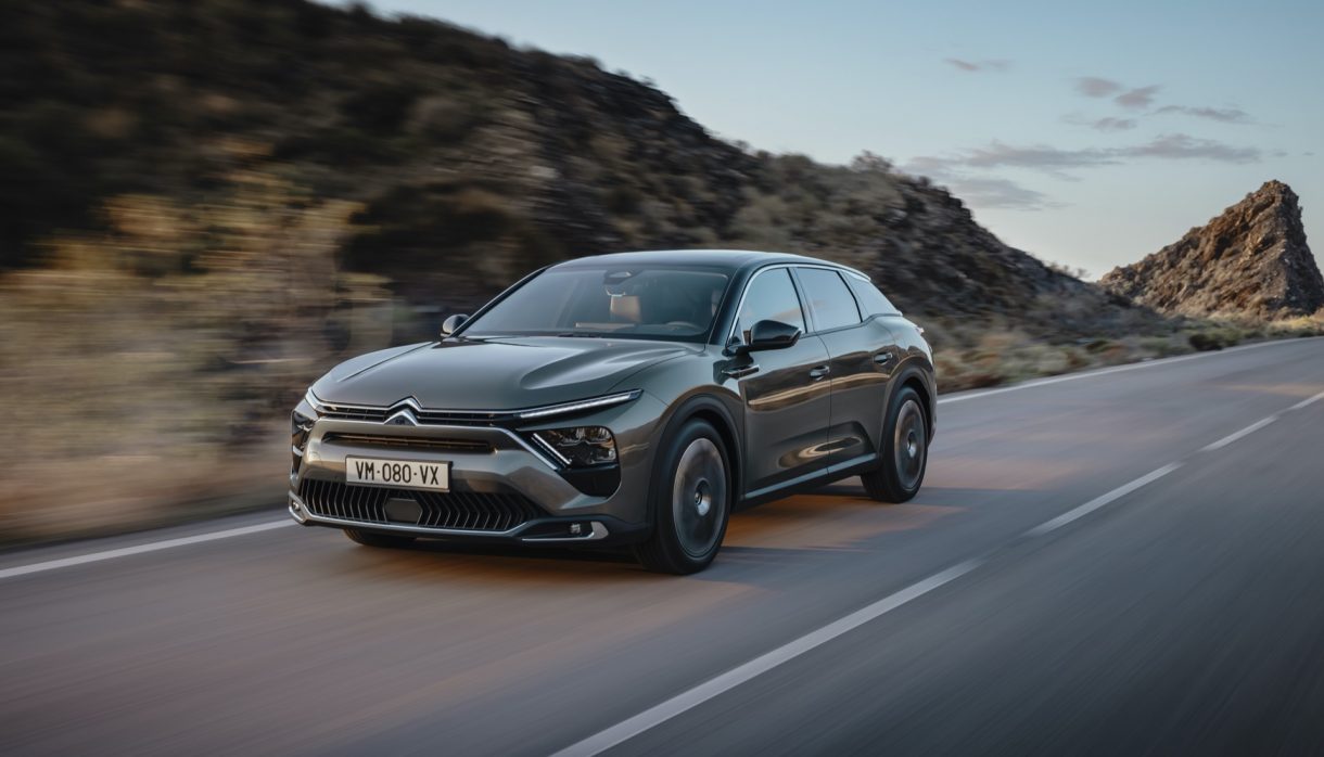 Nuevo Citroen C5 X: un híbrido enchufable que invita a viajar