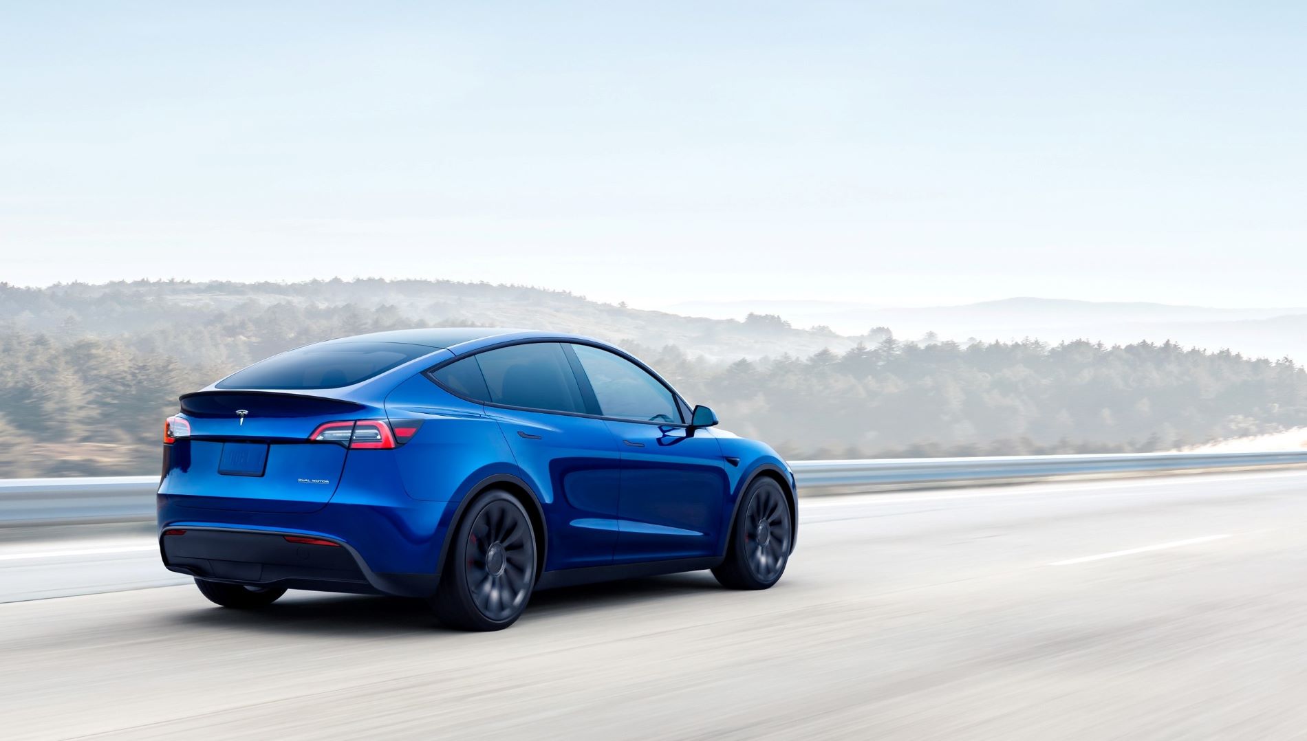 Tesla Modely Blue Highway