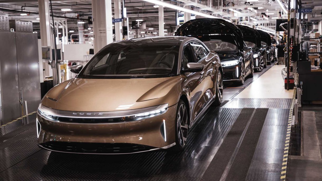 Lucid Motors vuelve a reducir su objetivo de producción para 2022