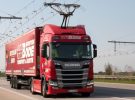 Cables en las carreteras alemanas para alimentar a los camiones eléctricos
