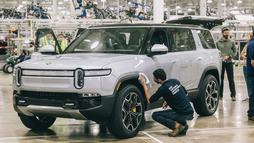 Rivian R1s Delivery