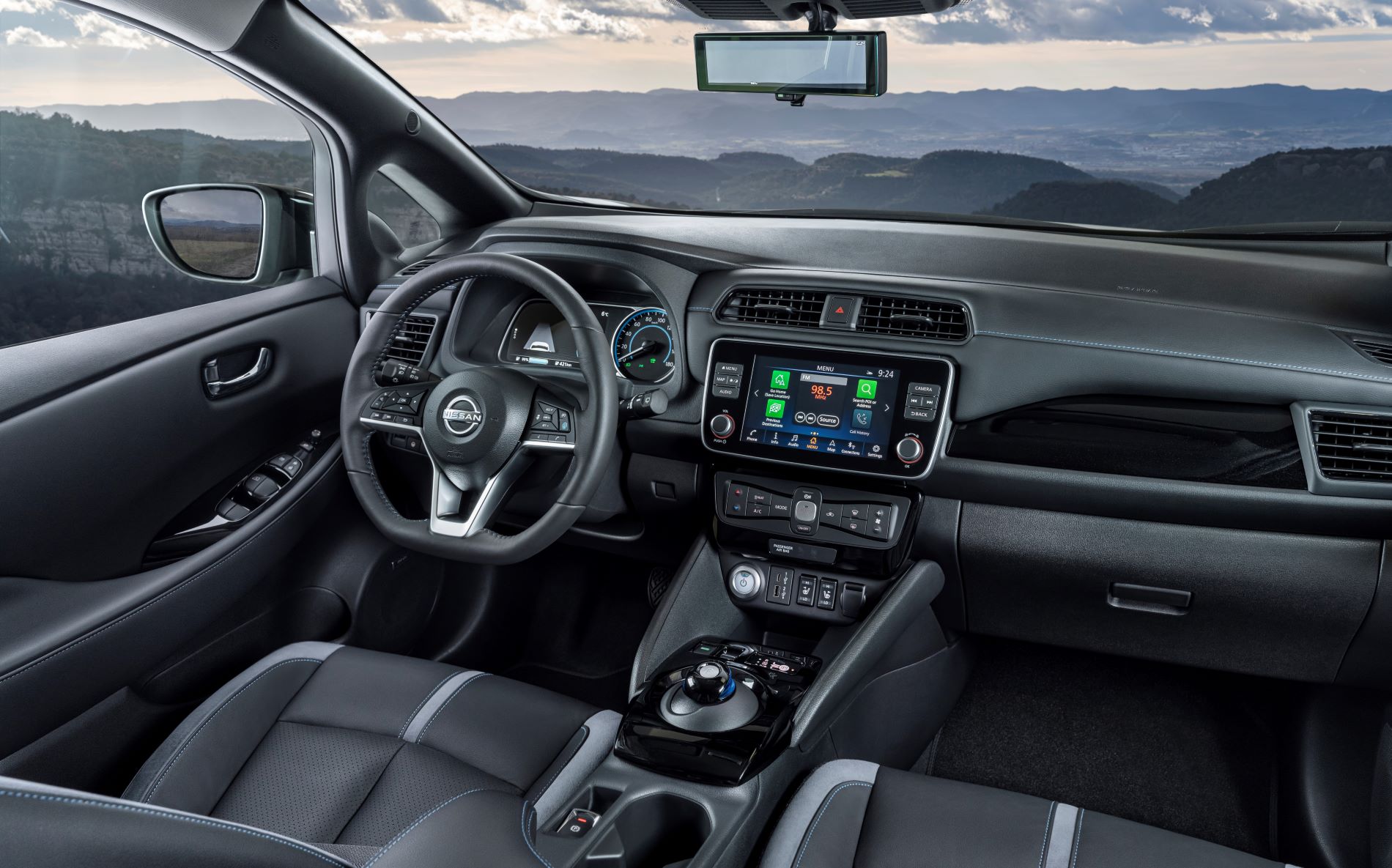 Nissan Leaf 2022 Interior