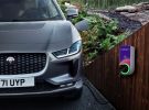 Jaguar Land Rover regala el wallbox al comprar un coche eléctrico o un híbrido enchufable