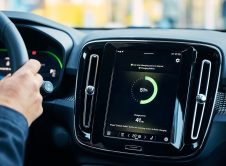 Volvo Xc40 Taxi Wireless Charging Screen