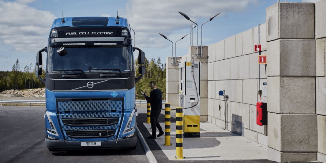 Volvo Fuel Cell Truck Refuel