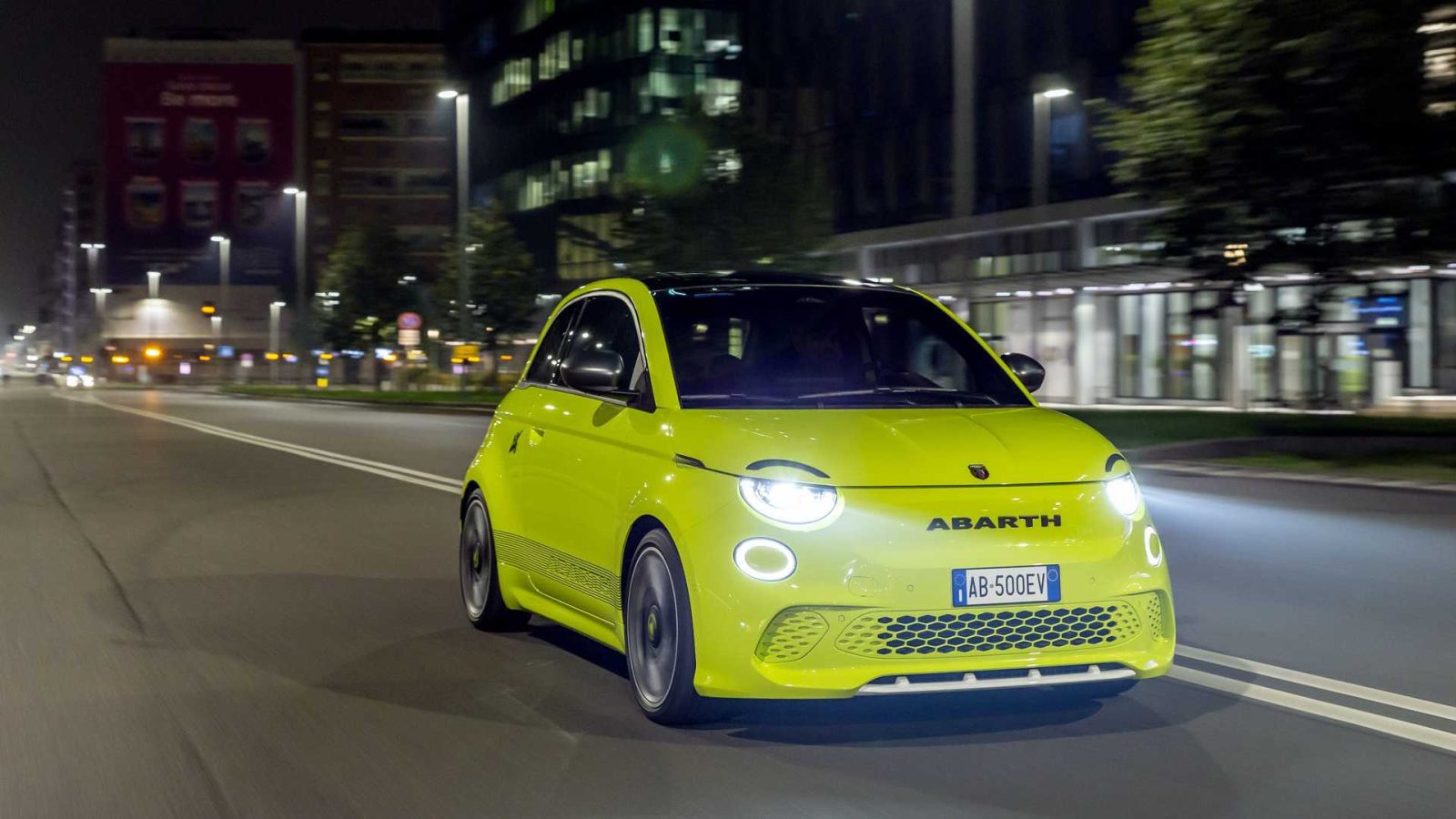 El Abarth 600e podría hacerse realidad en 2025