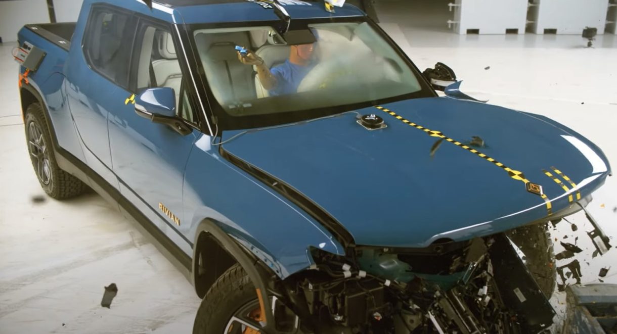 La Rivian R1T obtiene la máxima calificación en seguridad del IIHS