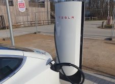 Tesla Supercharger V4 Netherlands Model3