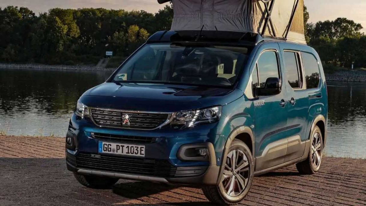 La Peugeot e-Rifter se convierte en una furgoneta camper y esto es lo que ofrece