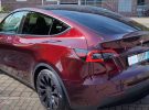Primeras entregas en Europa del Tesla Model Y en color Rojo Cereza Medianoche