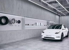 Tesla Giga Laboratory 6