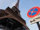París elimina las ventajas de los coches eléctricos para aparcar en la ciudad