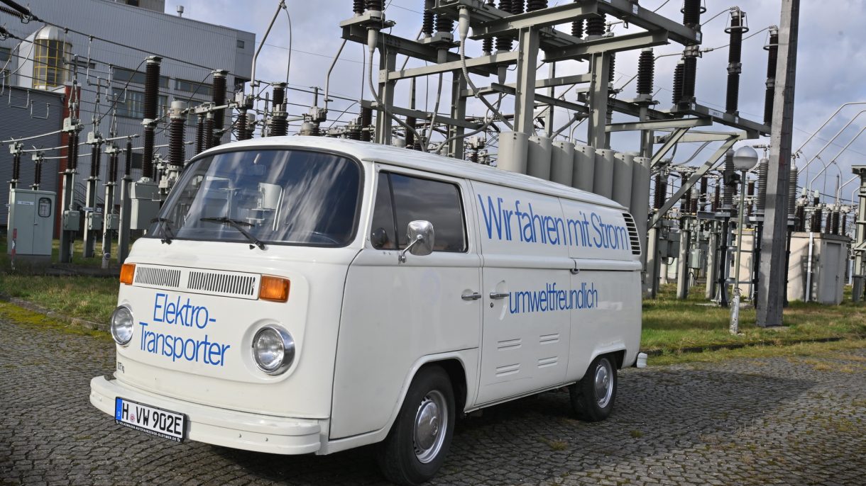 Las furgonetas eléctricas no son nuevas: así era la Volkswagen T2 eléctrica de 1970