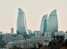 Azerbaiyán invertirá 2 mil millones de dólares en energía verde para reducir emisiones