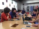 Apple acusada de violar derechos laborales y de imponer cláusulas ilegales a sus empleados