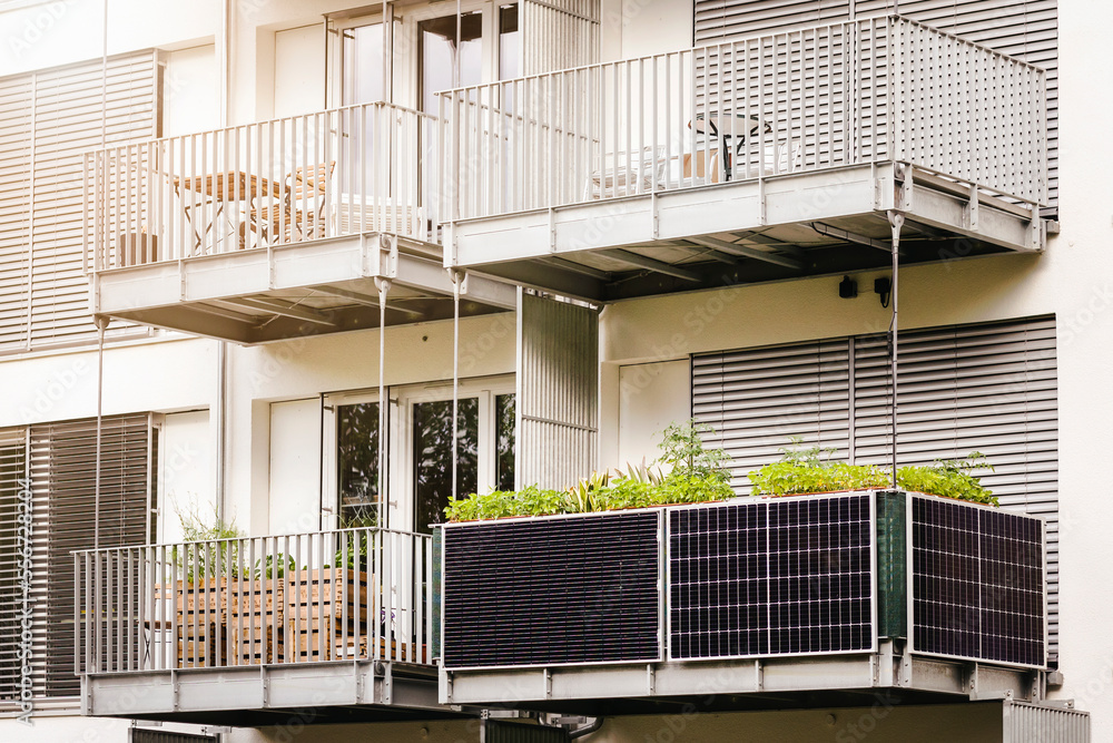 Placas solares en balcones Alemania lidera una revolución sostenible