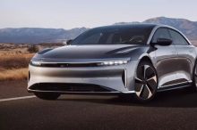 Crisis en la marca de lujo de coches eléctricos Lucid Motors: renuncia su CEO tras reportar pérdidas de $397.2 millones
