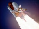 El noveno vuelo de Starship llega a orbita, pero termina en llamas