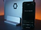 Apple prueba una app tipo ChatGPT mientras retrasa la nueva Siri a 2026